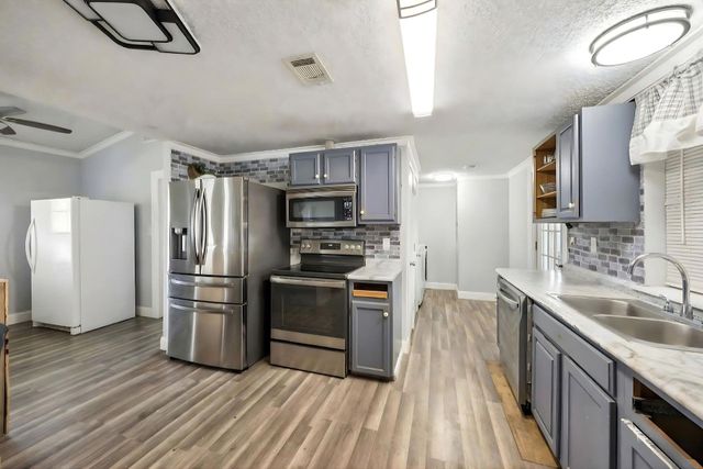 300 Hay Meadow Lane, Shepherd, TX 77371