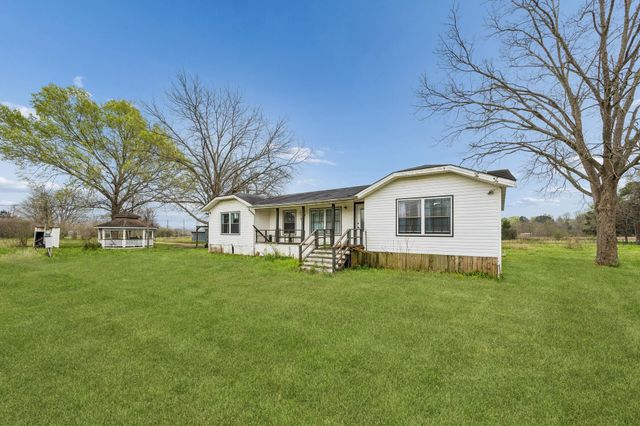 300 Hay Meadow Lane, Shepherd, TX 77371