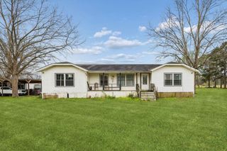 300 Hay Meadow Lane, Shepherd, TX 77371