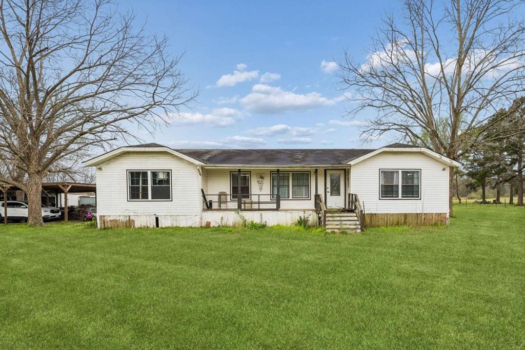 300 Hay Meadow Lane, Shepherd, TX 77371