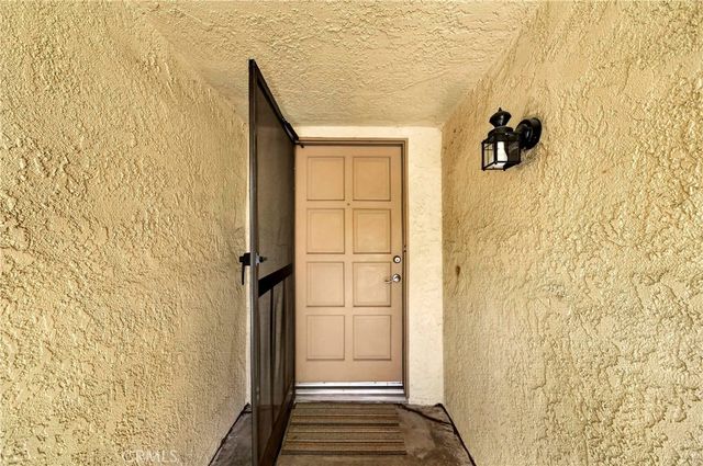 2303 W Millstream Drive 104, Fullerton, CA 92833