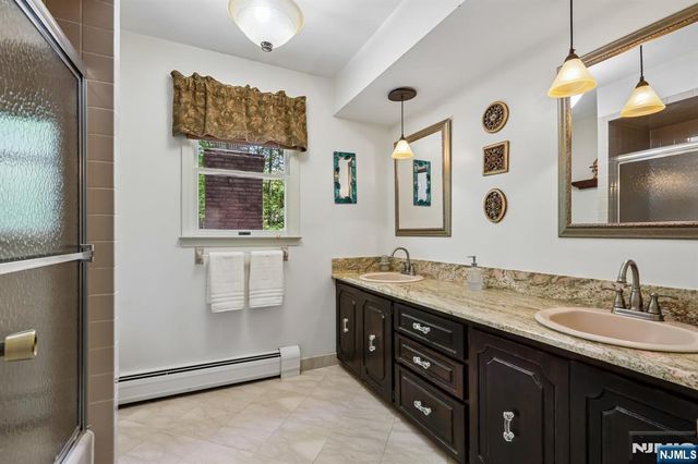 716 Windswept Lane, Franklin Lakes, NJ 07417
