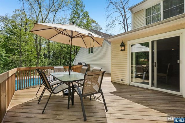 716 Windswept Lane, Franklin Lakes, NJ 07417