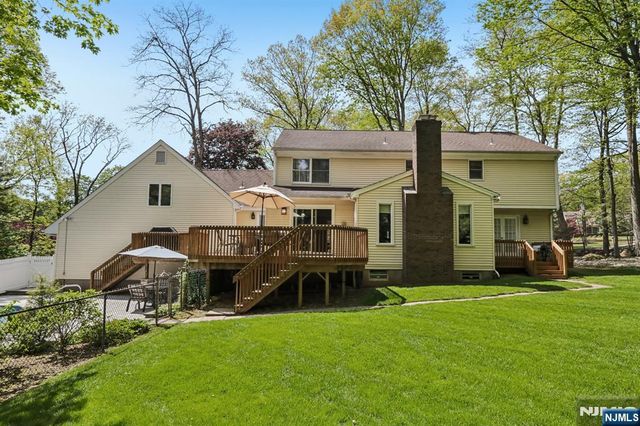 716 Windswept Lane, Franklin Lakes, NJ 07417