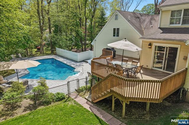 716 Windswept Lane, Franklin Lakes, NJ 07417