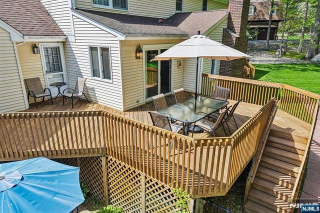 716 Windswept Lane, Franklin Lakes, NJ 07417