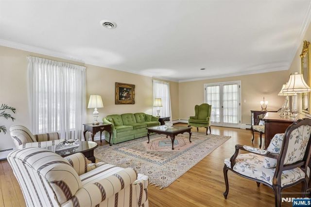 716 Windswept Lane, Franklin Lakes, NJ 07417