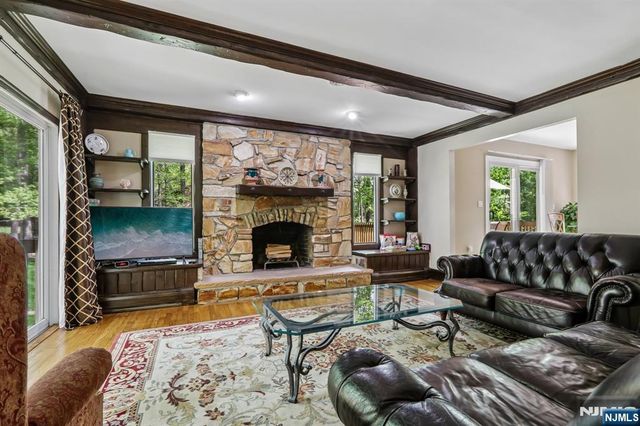 716 Windswept Lane, Franklin Lakes, NJ 07417