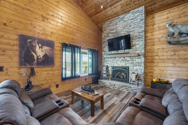 13650 State Hwy 39, Stockton, MO 65785