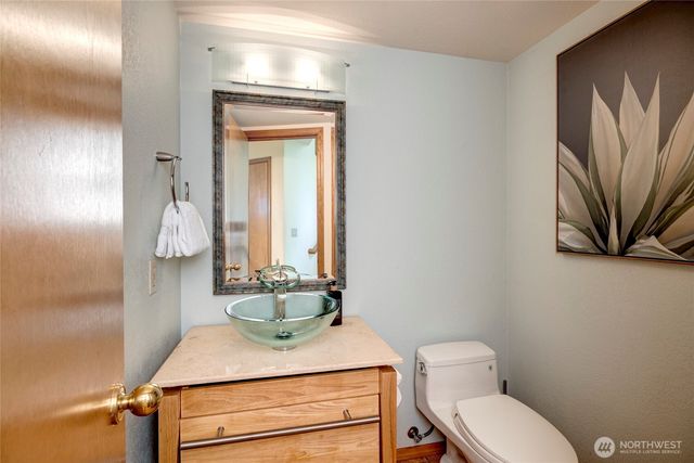 910 6th Place S, Kirkland, WA 98033