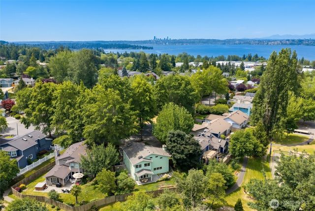 910 6th Place S, Kirkland, WA 98033