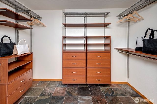 910 6th Place S, Kirkland, WA 98033