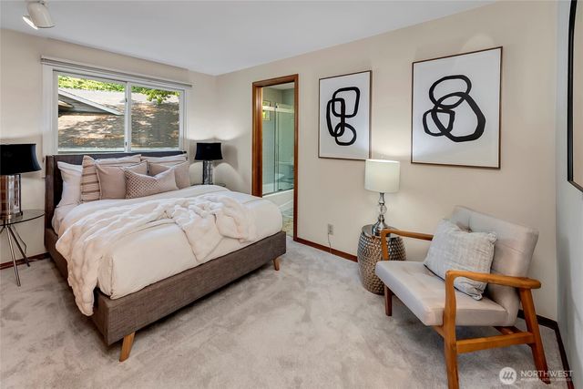 910 6th Place S, Kirkland, WA 98033