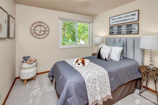 910 6th Place S, Kirkland, WA 98033