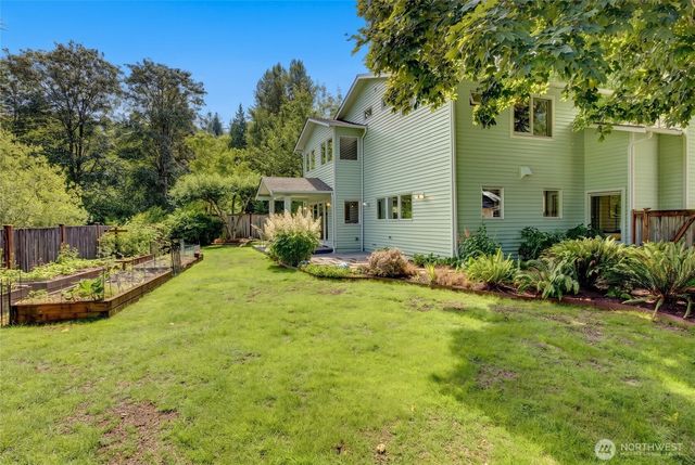 910 6th Place S, Kirkland, WA 98033
