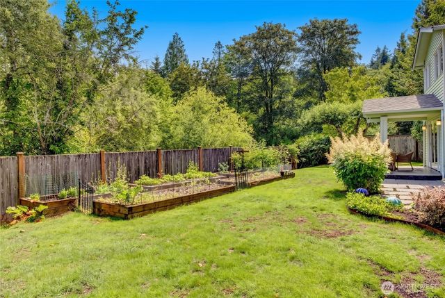 910 6th Place S, Kirkland, WA 98033