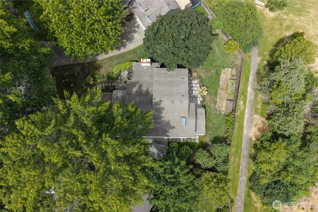 910 6th Place S, Kirkland, WA 98033