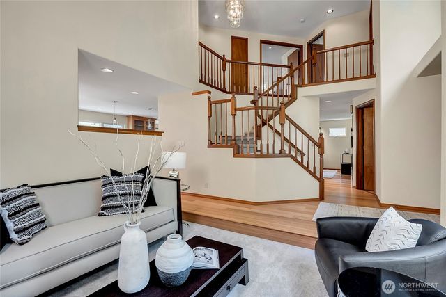 910 6th Place S, Kirkland, WA 98033