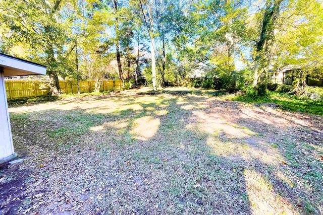 5130 Clifton Dr, Baton Rouge, LA 70808