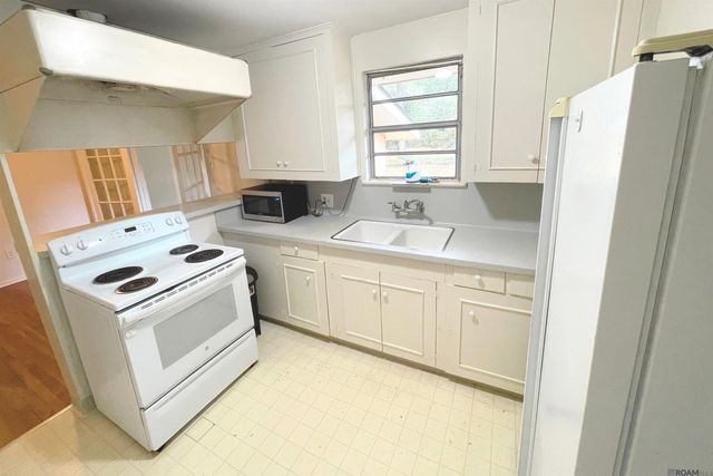 5130 Clifton Dr, Baton Rouge, LA 70808