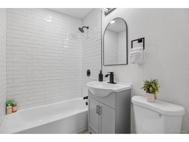 2096 S Lowell Blvd, Denver, CO 80219