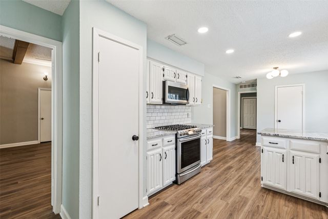 2613 Winterlake Drive, Carrollton, TX 75006