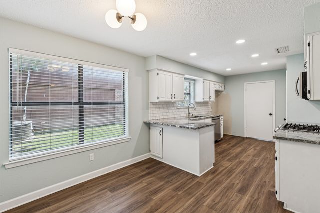 2613 Winterlake Drive, Carrollton, TX 75006