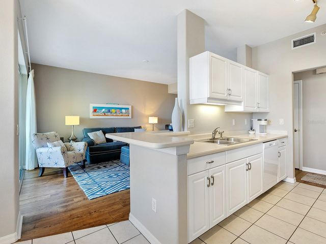 980 COOPER STREET 302, Venice, FL 34285