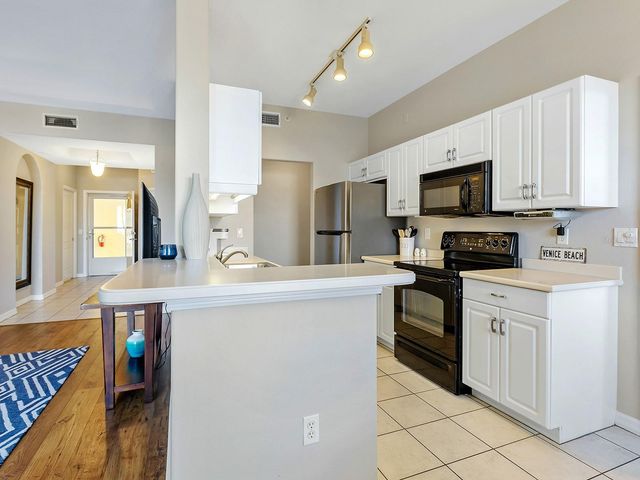 980 COOPER STREET 302, Venice, FL 34285