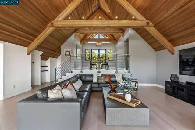 321 Castle Crest Rd, Alamo, CA 94507