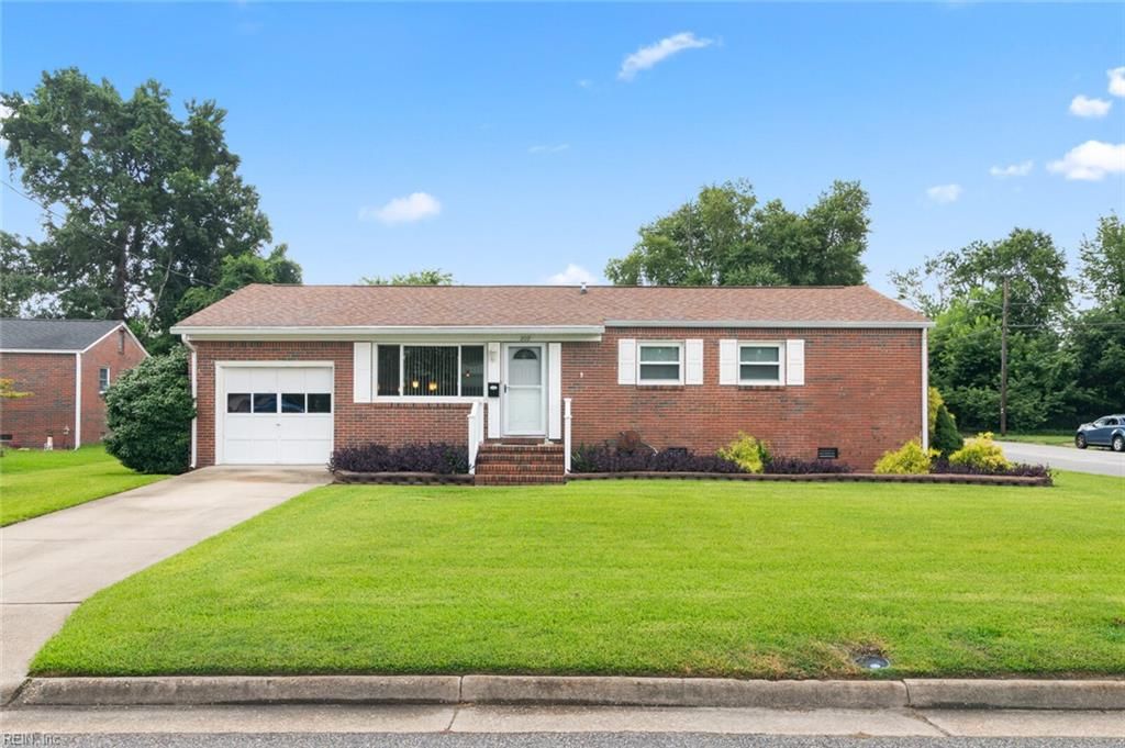 202 Vernon CIR, Hampton, VA 23666