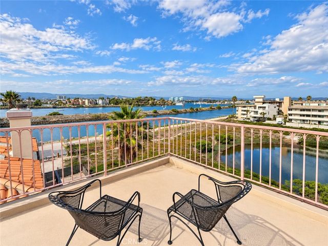 6220 Pacific Avenue 104, Playa Del Rey, CA 90293