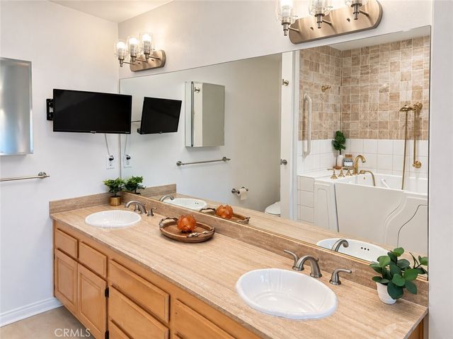 6220 Pacific Avenue 104, Playa Del Rey, CA 90293