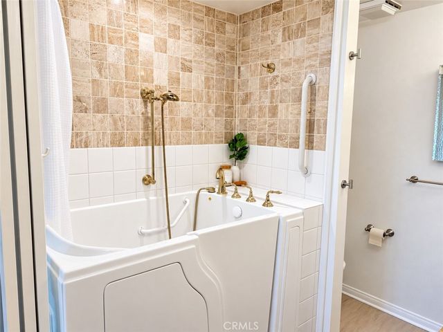 6220 Pacific Avenue 104, Playa Del Rey, CA 90293
