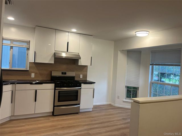 24 Kirkwood Road A, Port Washington, NY 11050