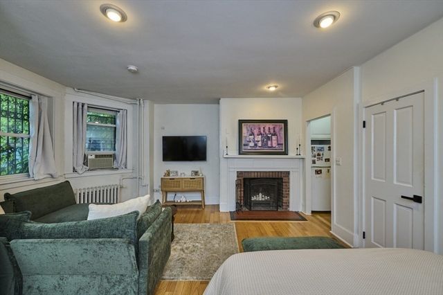 458 Beacon 1, Boston, MA 02115