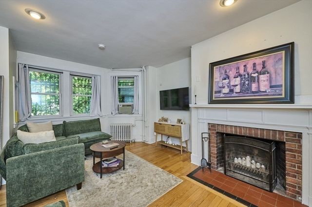 458 Beacon 1, Boston, MA 02115