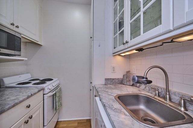 458 Beacon 1, Boston, MA 02115