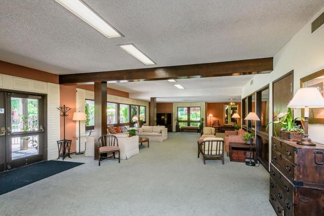 2140 Santa Cruz Avenue D105, Menlo Park, CA 94025