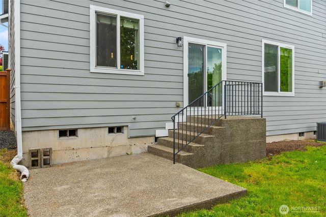 2408 Cooper Crest Street NW, Olympia, WA 98502