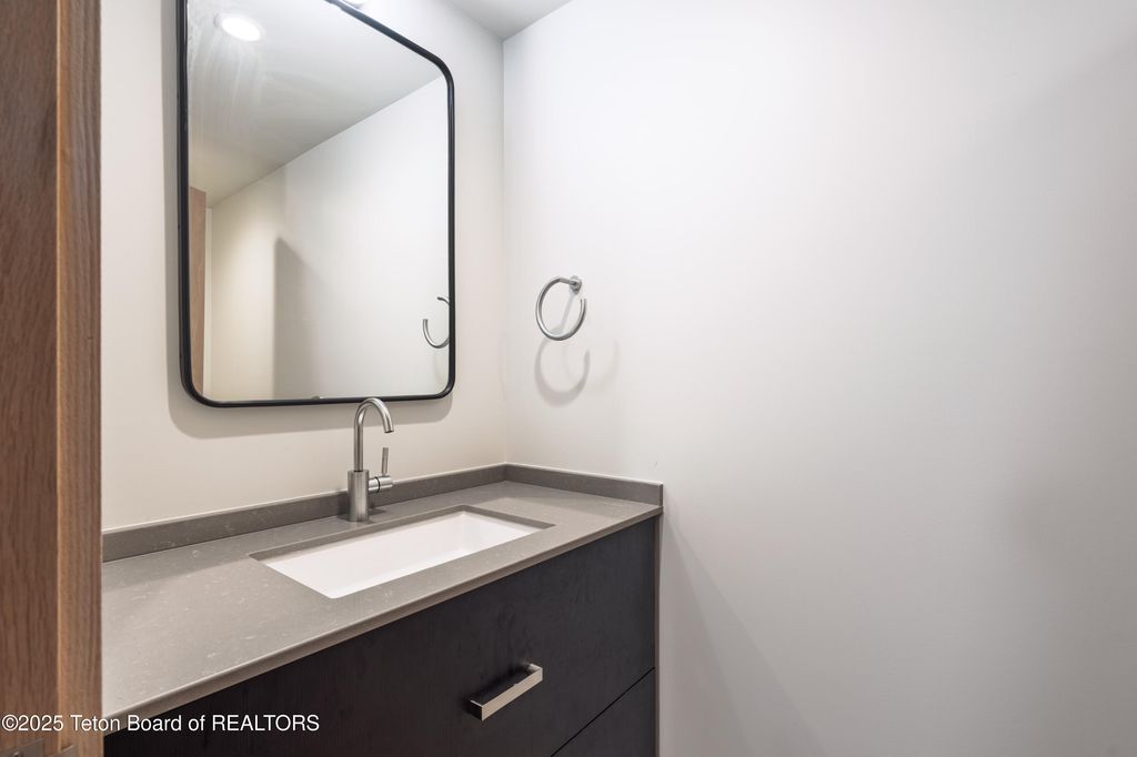 165 N GLENWOOD Street 22, Jackson, WY 83001 photo 11