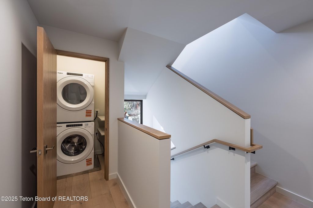 165 N GLENWOOD Street 22, Jackson, WY 83001 photo 20