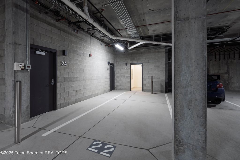 165 N GLENWOOD Street 22, Jackson, WY 83001 photo 21