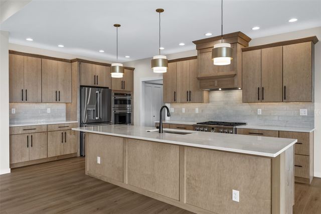 648 Rock Ridge Drive, Tiffin, IA 52340