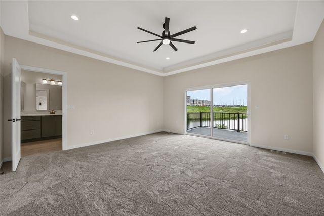 648 Rock Ridge Drive, Tiffin, IA 52340