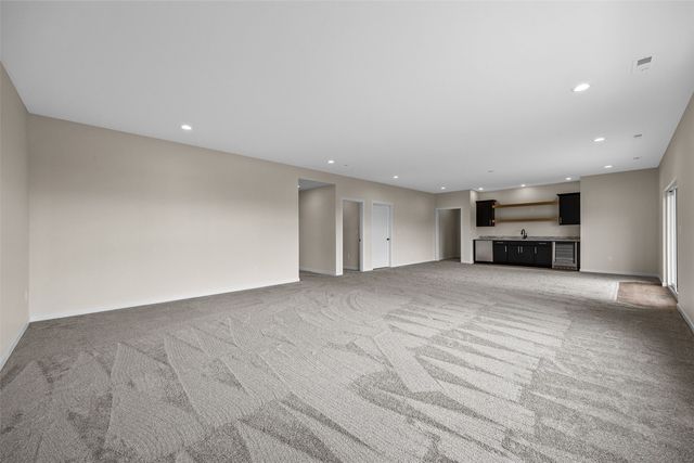 648 Rock Ridge Drive, Tiffin, IA 52340