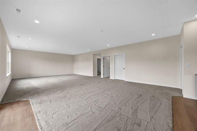 648 Rock Ridge Drive, Tiffin, IA 52340