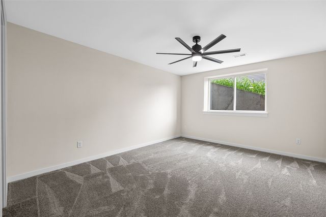 648 Rock Ridge Drive, Tiffin, IA 52340