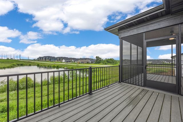 648 Rock Ridge Drive, Tiffin, IA 52340