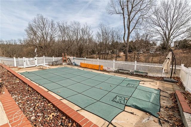 33248 199th Street, Leavenworth, KS 66048